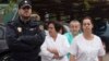Spanyol Selidiki Sebab Perawat di Madrid Tertular Ebola