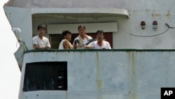 Awak kapal Korea Utara yang kini ditahan di Panama (foto: dok). 