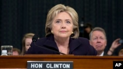 Cựu ngoại trưởng Mỹ Hillary Clinton trong cuộc điều trần tại ủy ban đặc biệt của Hạ Viện, ngày 22/10/2015.