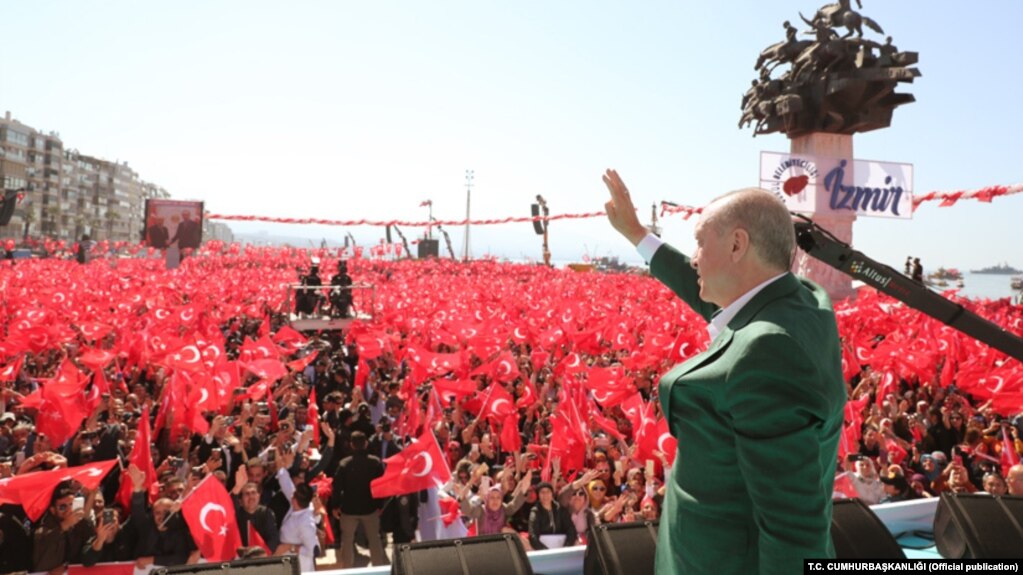 https://gdb.voanews.com/EBB46315-064A-4424-B696-FBF5E06A1258_cx0_cy10_cw0_w1023_r1_s.jpg