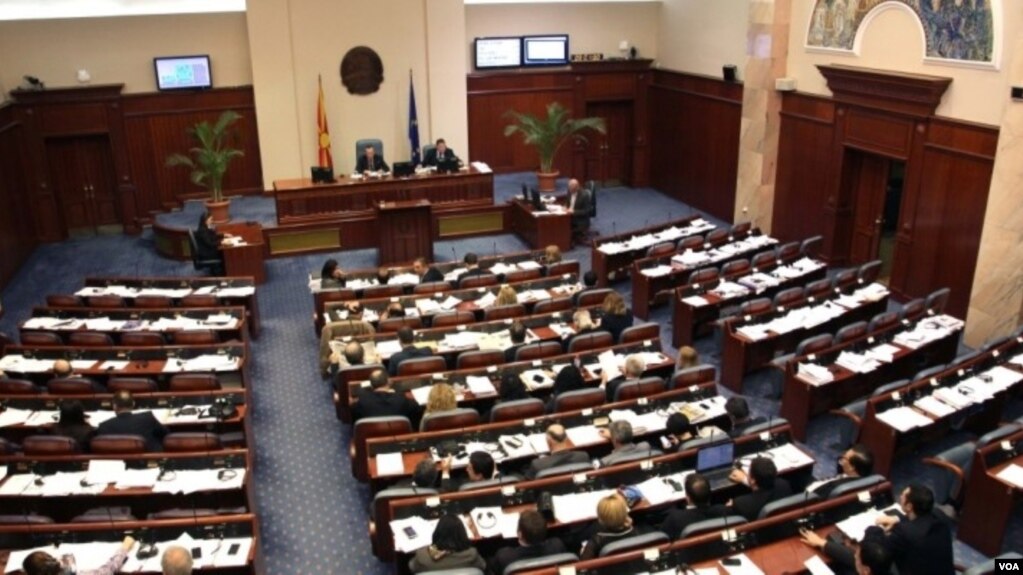 Parlamenti i Maqedonisë hap debatin për gjuhën shqipe