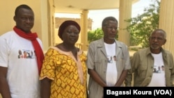 Tchad : Les quatre leaders de la société civile ( de gauche: Nadjo Kaïna, Narmadji Céline, Mahamat Nour Ibedou et Younouss Mahadjir) condamnés ce matin à quatre mois avec sursis. Leur avocat compte interjeter appel. VOA/Bagassi Koura 