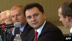 Potpredsednik vlade Srbije, Božidar Đelić okupljenima u Nemačkom maršalovom fondu rekao da Srbija radi na jačanju bilateralnih odnosa sa Amerikom po nizu pitanja medju kojima je i povećanje broja američkih investitora, 7. oktobar 2010.