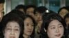 남한 민간 조문단 평양서 김정은 만나 조의 표명