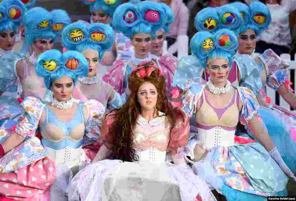 Ballet dancers perform during the open-air premiere of Richard Wagner&#39;s &#39;Der fliegende Hollaender&#39; (The Flying Dutchman) at the amphitheater of the Halde Haniel in Bottrop, Germany.