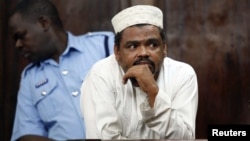 
Giáo sĩ Aboud Rogo Mohammed bị Hoa Kỳ liệt vào danh sách chế tài hồi tháng trước vì cáo giác cho rằng ông tuyển mộ chiến binh và quyên tiền cho al-Shabab