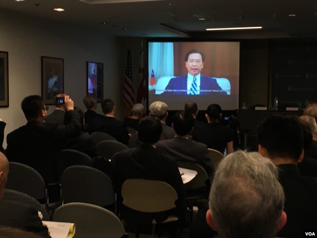 台湾外交部长吴钊燮在全球台湾研究中心年会发表视频演说。（美国之音钟辰芳拍摄）