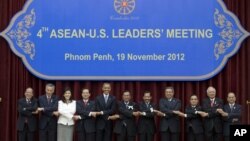 19일 캄보디아 프놈펜에서 열리고 있는 아세안 정상회의에 참석한 세계 각 국의 정상들.