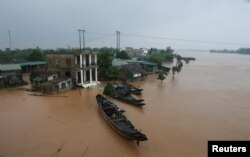 Một làng ở tỉnh Quảng Trị bị lụt, 12/10/2020 (Ho Cau/VNA via REUTERS)