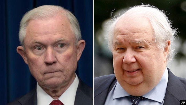 Cựu Bộ trưởng Tư pháp Mỹ Jeff Sessions (trái) và cựu đại sứ Nga Sergey Kislyak