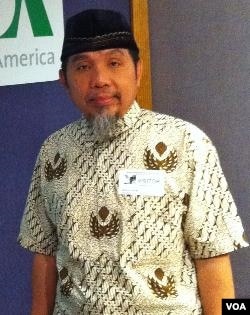 Muslih Abdul Karim, menjadi Ustadz acara Safari Ramadhan komunitas muslim Indonesia di AS atas undangan Ikatan Cendekiawan Muslim Indonesia (ICMI) wilayah Amerika Utara.