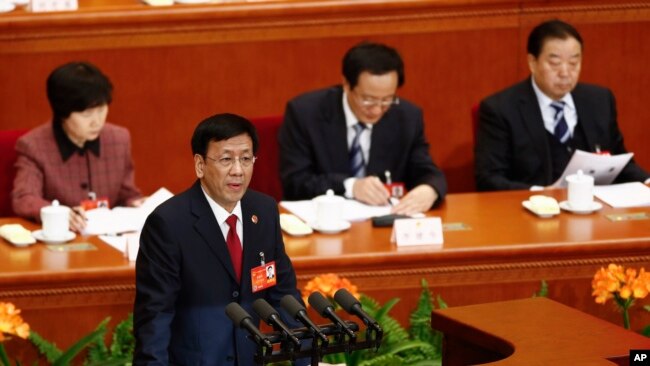 中国人民最高检察院院长曹建明在北京举行的全国人大会议全会上讲话。(2014年3月10日)