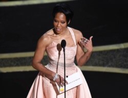 Regina King di Teater Dolby, Los Angeles, 9 Februari 2020. (Foto :AP / Chris Pizzello)