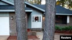 Un niño desaparecido hace cuatro años fue encontrado detrás de una falsa pared en esta casa de Jonesboro, un suburbio de Atlanta, estado de Georgia.