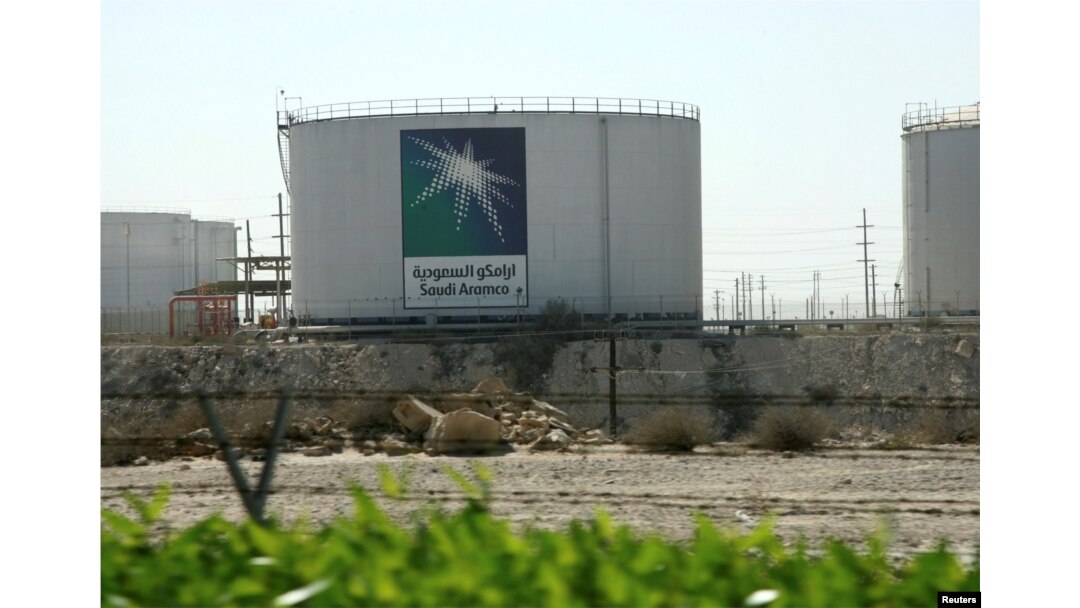 Tangki-tangki minyak di kantor pusat Saudi Aramco, kota Damam. (Foto: Dok)