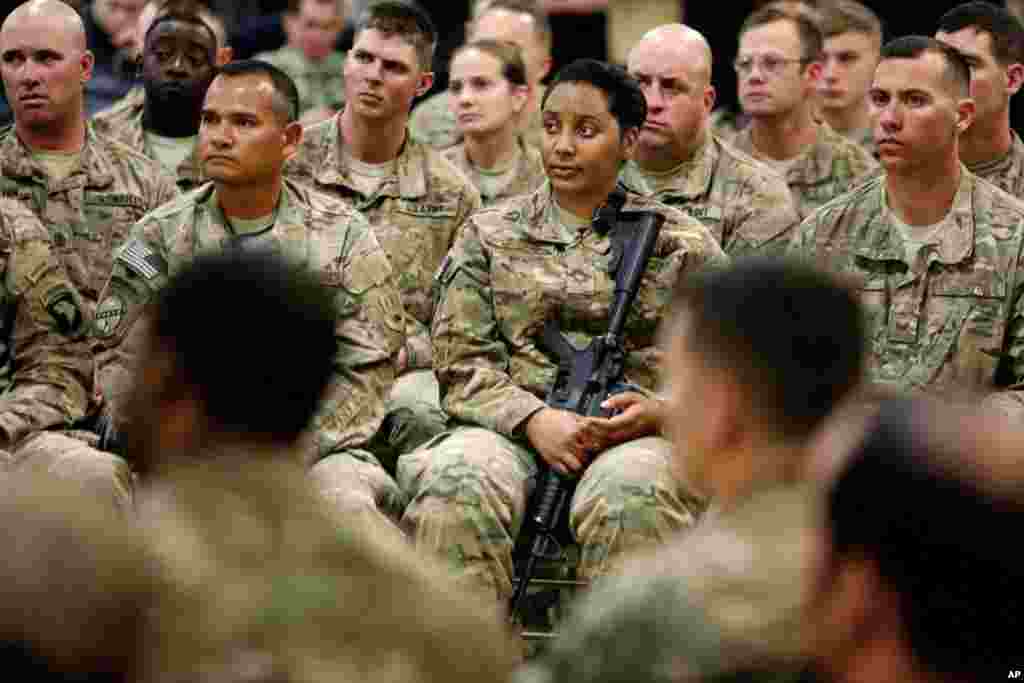 صدر اوباما نے کہا کہ ترمیم شدہ منصوبے کے تحت 2016ء کے اختتامی مہینوں تک افغانستان میں امریکی فوجیوں کی موجودہ تعداد 9،800 کو برقرار رکھا جائے گا۔