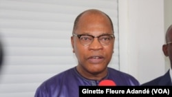 Mohammed Ibn Chambas, représentant spécial du Secrétaire Géneral des Nations Unies pour l'Afrique de l'Ouest et le Sahel après sa visite au siège de la cour constitutionnelle, à Cotonou, le 22 mars 2019. (VOA/Ginette Fleure Adandé)