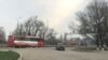 Фото з відеозапису, зробленого 17 квітня 2018 року, показує автобус, який перевозить російських приватних військових підрядників на шосе біля Ростова-на-Дону - на шляху до бази Міністерства оборони в Молкіно, Росія.