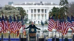 Dengan latar belakang Gedung Putih, Presiden Donald Trump berbicara pada rapat umum, Rabu, 6 Januari 2021, di Washington. (Foto: AP Jacquelyn Martin)