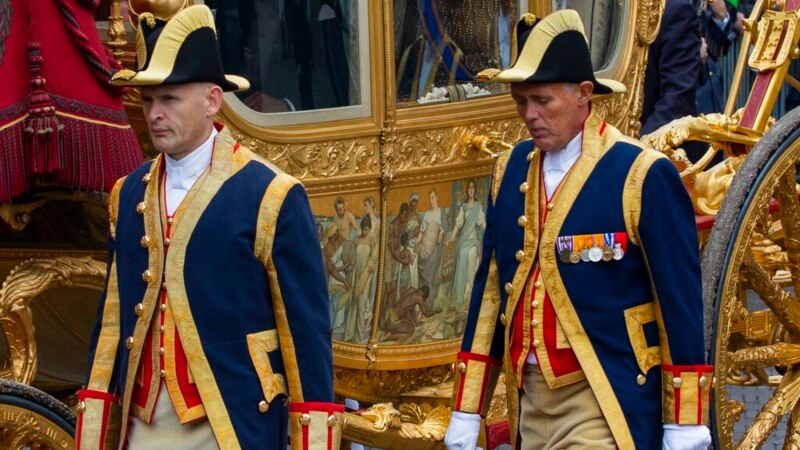 Rey holandés no usará carruaje criticado por imagen colonial
