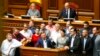 Украинские законодатели выступили против решения Зеленского о роспуске парламента
