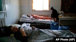 Pacijenti oboleli od Kovida 19 u gradu Stepanakertu u području Nagorno Karabaha (Foto: AP)