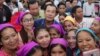 PM Hun Sen Offers Workers More Incentives Ahead of Minimum Wage Talks, Election