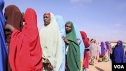 Women in Somaliland queue-up to cast ballots in municipal elections, Nov. 28, 2012. Credit: Kate Stanworth