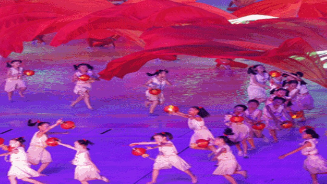 Salah satu tarian dalam upacara pembukaan AG 2010 di Guangzhou, Jumat 12 November 2010.