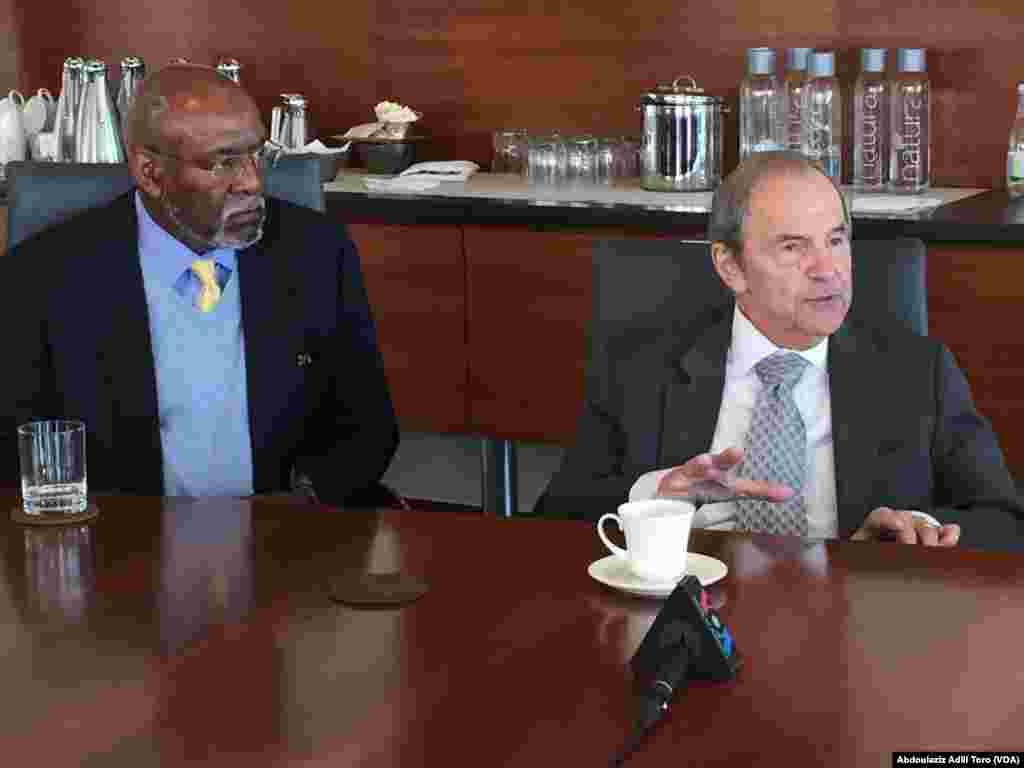Cibiyar wanzar da zaman lafiya ta Amurka (USIP) ta yi taro da manema labarai talatan nan babban birnin Washington DC. Mr Princeton Lyman Tsohon Mataimakin Sakataren Harakokin Wajan Amurka Mai Ba Da Shawara Tare Da Jakada Johnnie Carson. Oktoba 11, 216