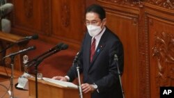 日本首相岸田文雄在国会发表施政演讲。（2021年12月6日）