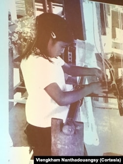 ຍ​າ​ນາງວຽງ​ຄຳ ນັນ​ທະ​ວົງດວງ​ສີ ເວ​ລາ​ນັ້ນ ອາ​ຍຸ 6 ປີ.