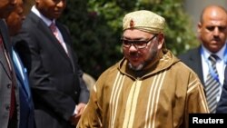 Mohammed VI a également annoncé la mise en place d'une "commission spéciale" chargée de définir les contours d'un "nouveau modèle de développement" au Maroc.
