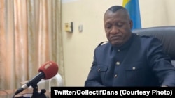 Mokambi ya Inspection générale ya Finances, Jules Alingete, na bokutani na bapanzi sango na Kinshasa, RDC, 13 aout 2020. (Twitter/CollectifDans)