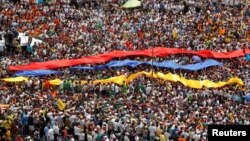 26일 베네수엘라 수도 카라카스에서 니콜라스 마두로 대통령의 퇴진을 요구하는 대규모 시위가 벌어졌다.