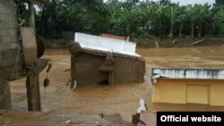 Esta foto del portal Gofundme.com muestra los daños causados por un río crecido a causa de las intentas lluvias en República Dominicana.