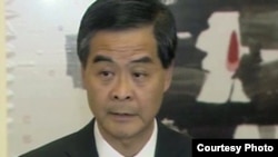 香港特首梁振英在2012年7月1日就职（视频截图）