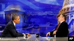 Başkan Obama dün gece komedyen Jon Stewart'ın şovuna konuk oldu (Arşiv görüntü)
