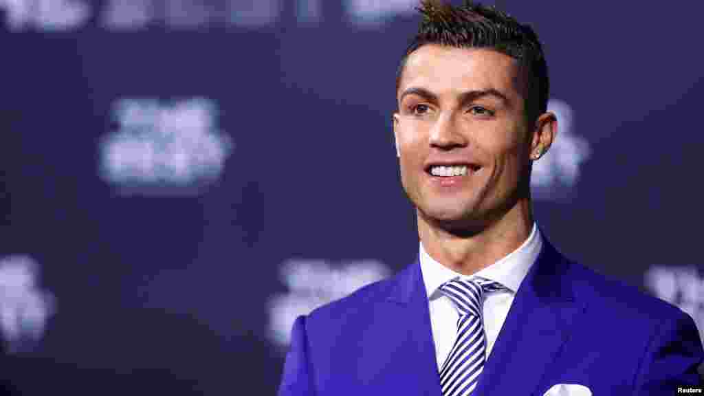 Cristiano Ronaldo du Real Madrid arrive à la cérémonie, Zurich, le 9 janvier 2016.