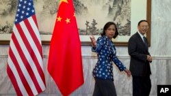 8일 미국의 수전 라이스 백악관 국가안보보좌관(왼쪽)과 중국의 양제츠 외교담당 국무위원이 베이징에서 회담했다.