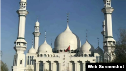 宁夏贫困县回族穆斯林集资修建的清真寺（网络截图）