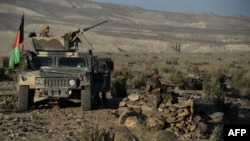 阿富汗保安部隊在楠格哈爾省以伊斯蘭國積極份子交戰後堅守陣地(2016年12月3日)