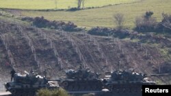Türkiyə tankları Suriya sərhədində