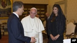 El presidente Mauricio Macri y su esposa Juliana fueron recibidos por el papa Francisco en febrero de 2016.