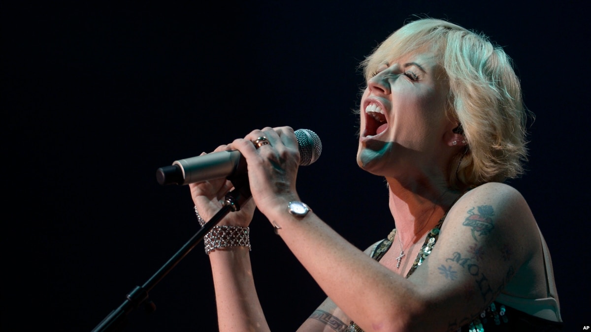 Lead Singer of The Cranberries Dies at Age 46