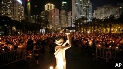在香港維多利亞公園舉行的六四燭光守夜活動。（2016年6月4日）