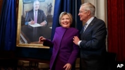 Clinton habló durante un acto de homenaje al senador de Nevada, Harry Reid, en el Capitolio.