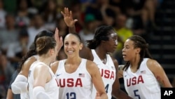 美國女子籃球星期六在里約奧運上連續第六次贏得冠軍
