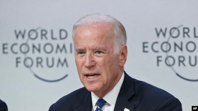 El vicepresidente de EE.UU., Joe Biden, participa en el Foro Económico Mundial, en Davos, Suiza, donde abogó por un mundo con menos desigualdad entre ricos y pobres.