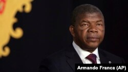 Presidente angolano defende combate à corrupção que não é contra a familia Santos